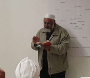 Matloob Hussain shares some beautiful couplets with the audience