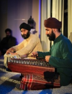 Kaviraj Singh (Santoor) and Pritpal Singh (Tabla) performing.