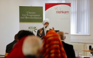 Bhai Sahib, Bhai (Dr) Mohinder Singh addresses the audience.